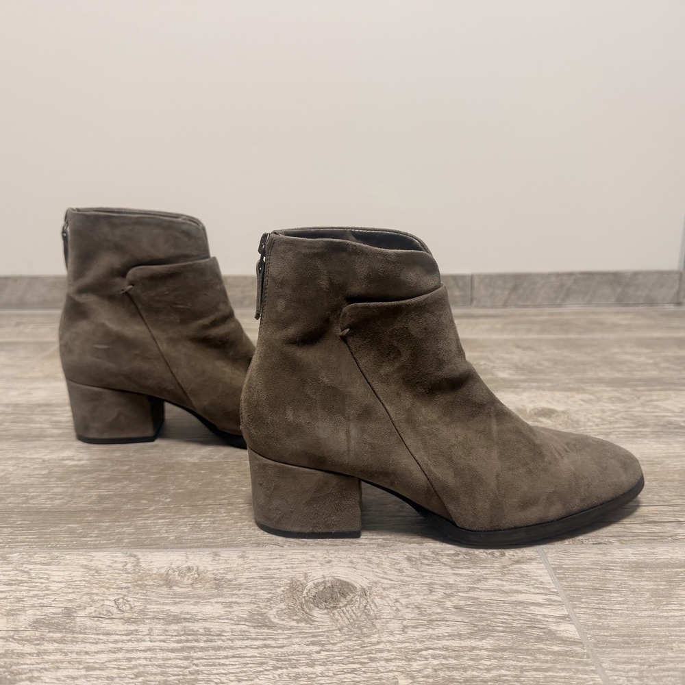 Sesto Meucci Women's Foss Suede‎ Ankle Boots Taupe Color Size 8